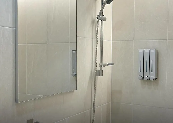 Hotel Off Stay, In - 10m From Airport, 8m To Subway Seúl