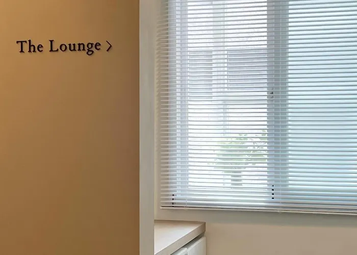 Off Stay, In - 10m From Airport, 8m To Subway Hotel Seúl