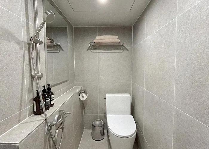 Hotel Off Stay, In - 10m From Airport, 8m To Subway